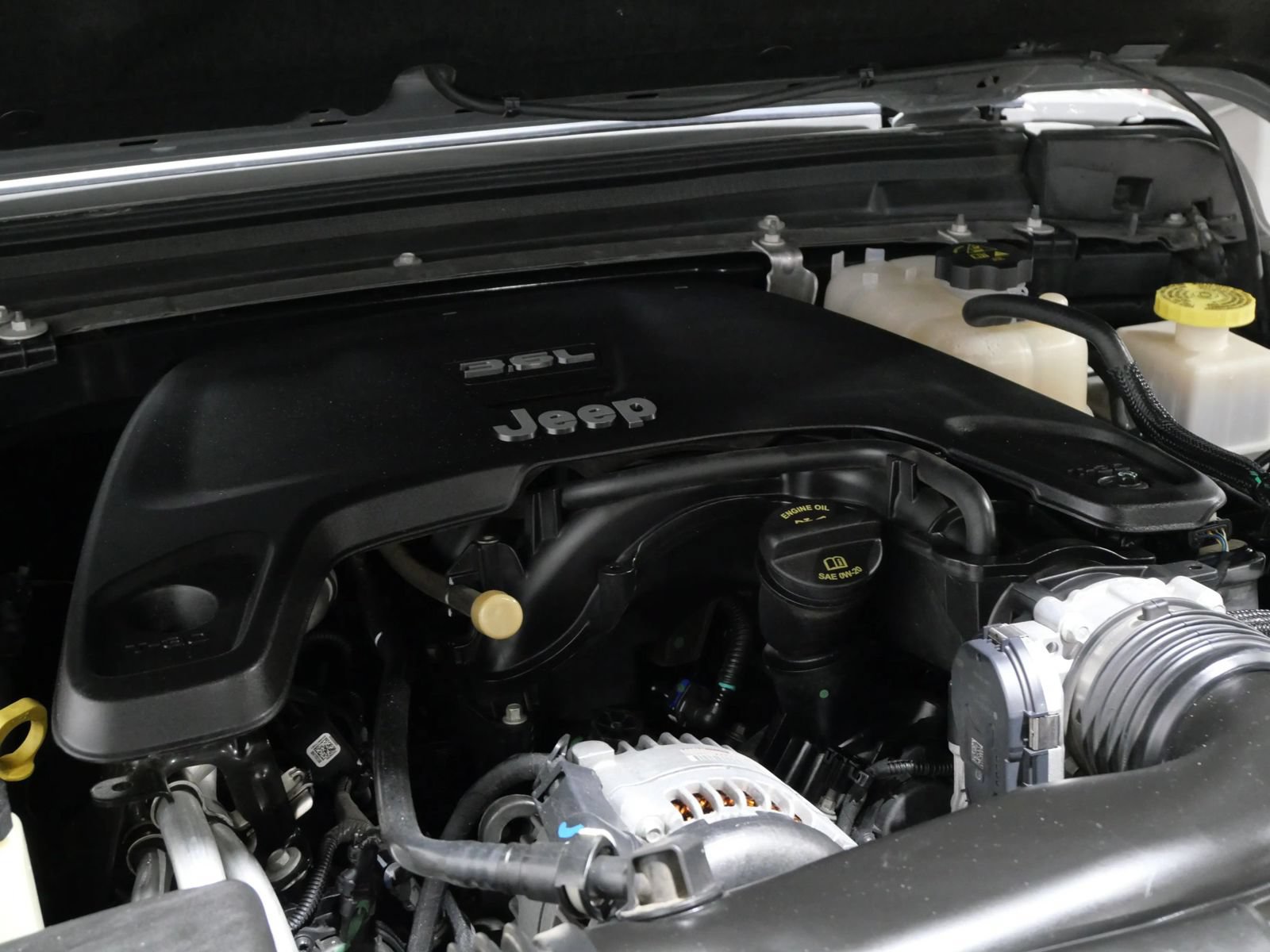 Used 2021 Jeep Gladiator Sport AWD/4WD image 26