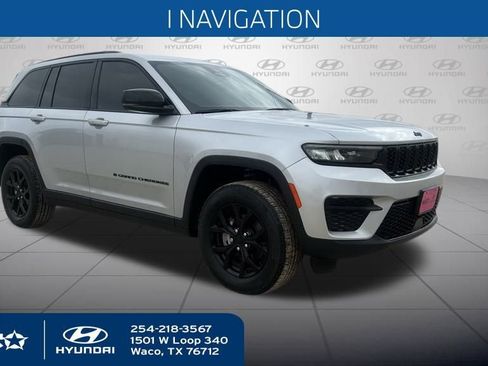 Used 2024 Jeep Grand Cherokee Altitude image 5
