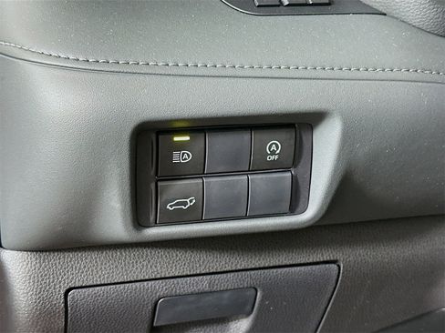 New 2026 Toyota Highlander XSE image 10