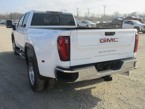 New 2026 GMC Sierra 3500 SLT w/ SLT Premium Package AWD/4WD image 6