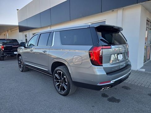 New 2026 GMC Yukon XL Denali w/ Sun & Power Step Package AWD/4WD image 5