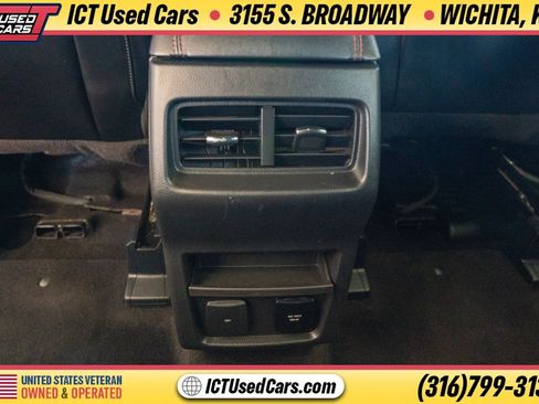 Used 2020 Ford Edge ST-Line w/ Cold Weather Package AWD/4WD image 27