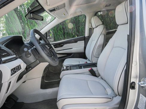 New 2026 Honda Odyssey Touring image 16