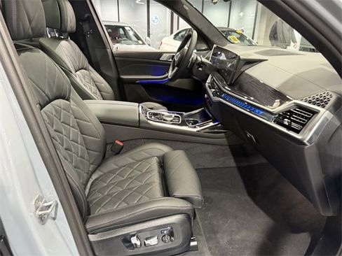 Used 2026 BMW X7 xDrive40i w/ M Sport Package image 30