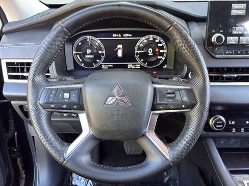 Used 2023 Mitsubishi Outlander 4WD Plug-In Hybrid image 15