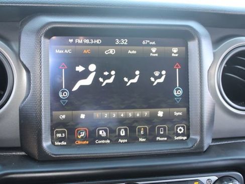 Used 2022 Jeep Wrangler Unlimited Sport w/ Sun And Sound Package AWD/4WD image 21