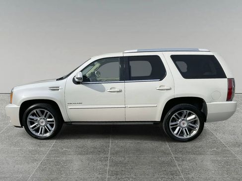 Used 2014 Cadillac Escalade Premium image 2