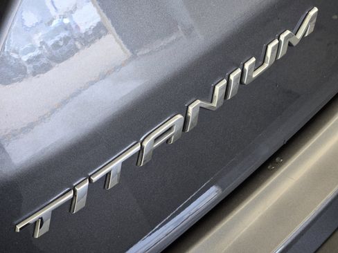 Certified 2024 Ford Edge Titanium image 11