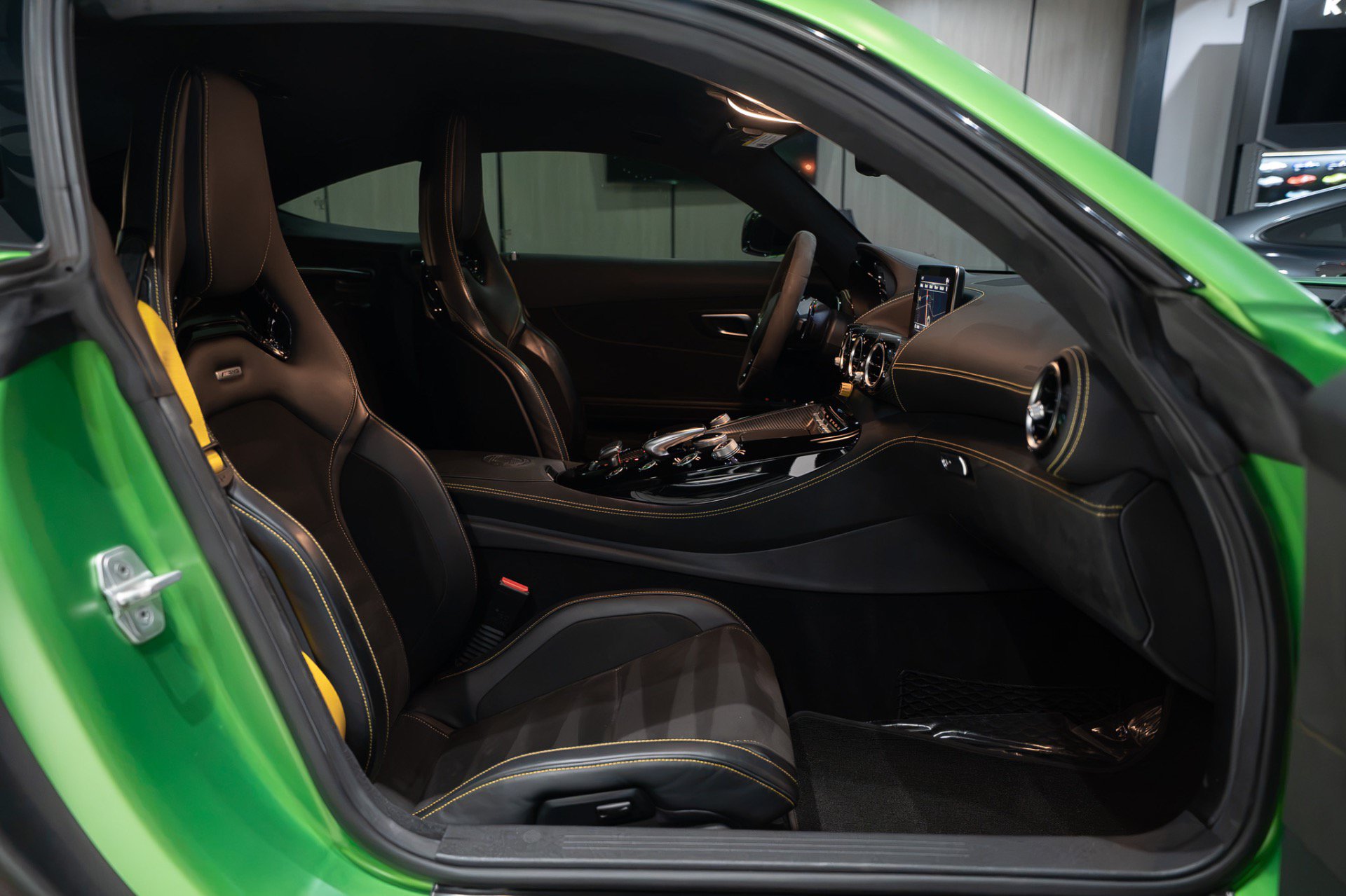 Used 2018 Mercedes-Benz AMG GT R w/ Exclusive Interior Package image 19
