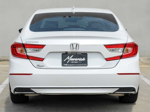 Used 2018 Honda Accord LX image 9