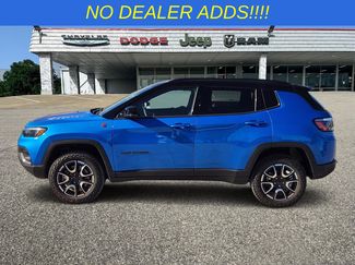 New 2025 Jeep Compass Trailhawk video 3