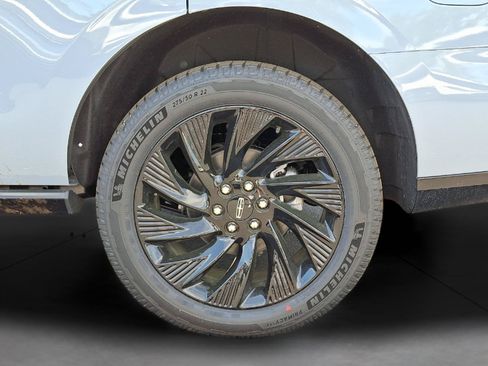 New 2026 Lincoln Navigator Reserve w/ Jet Appearance Package AWD/4WD image 18