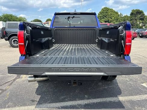 Used 2025 Toyota Tacoma SR5 AWD/4WD image 19