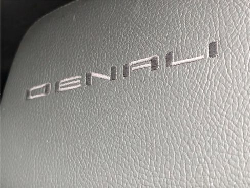 Used 2023 GMC Sierra 2500 Denali w/ Technology Package AWD/4WD image 14
