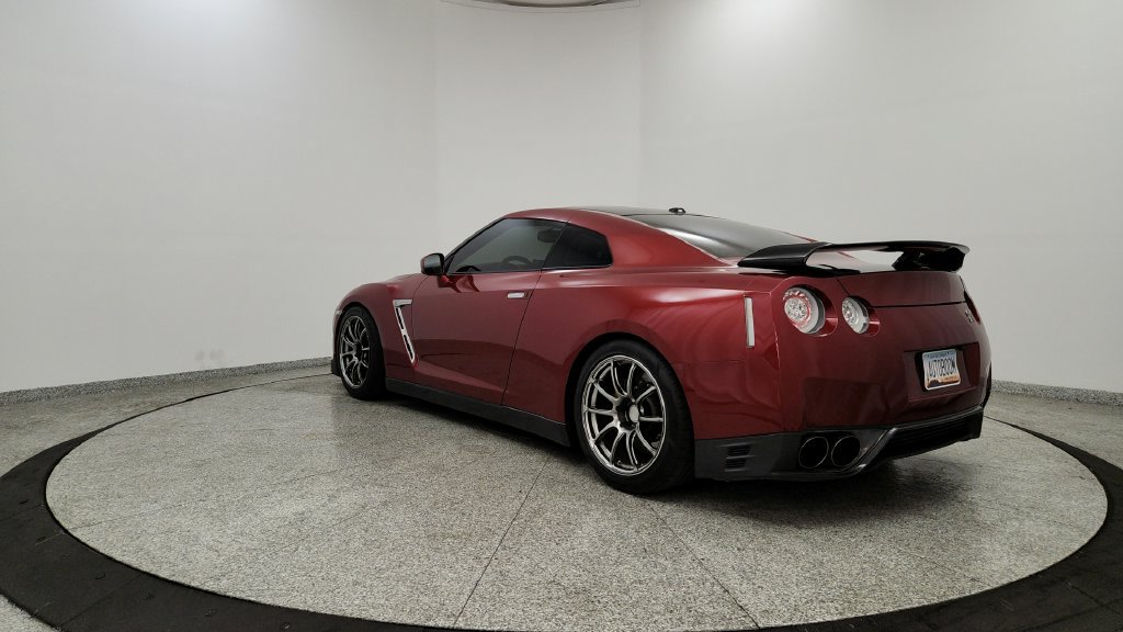 Used 2015 Nissan GT-R Premium AWD/4WD image 3