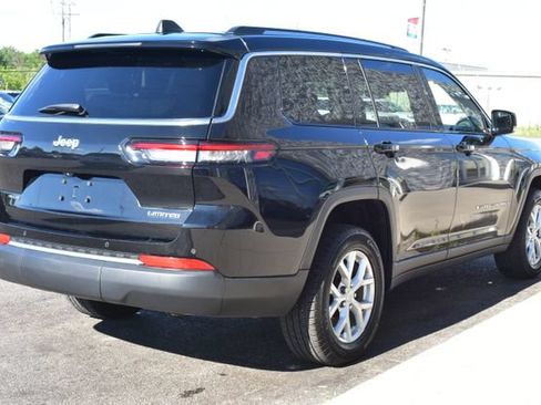Used 2023 Jeep Grand Cherokee L Limited AWD/4WD image 17