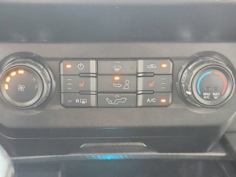Used 2019 Ford F150 XLT w/ Equipment Group 302A Luxury AWD/4WD image 34