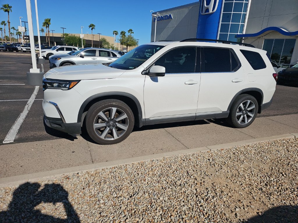 Used 2025 Honda Pilot Touring image 8