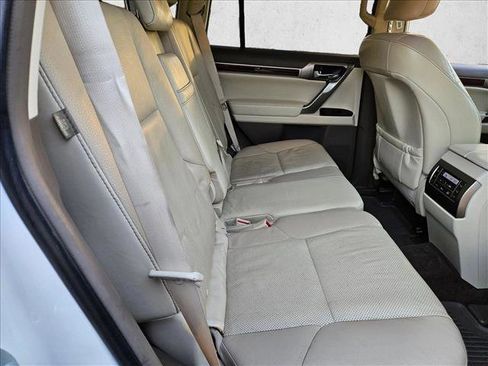 Used 2016 Lexus GX 460 w/ Premium Package image 22