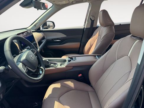 New 2026 Toyota Grand Highlander AWD image 9