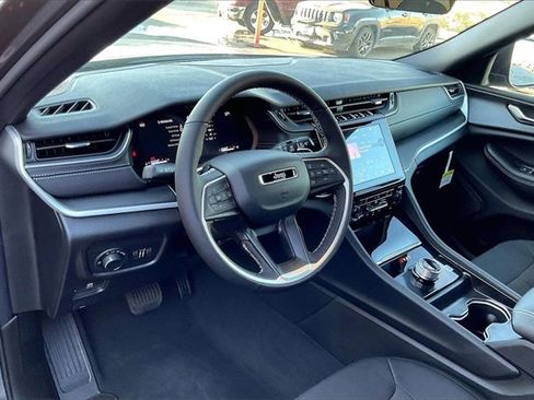 New 2025 Jeep Grand Cherokee L Laredo w/ Luxury Tech Group I image 6