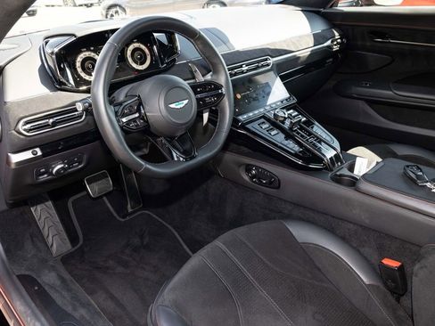 Used 2025 Aston Martin V8 Vantage Coupe RWD image 21