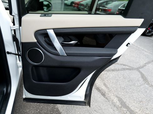 Used 2021 Land Rover Discovery Sport S image 40