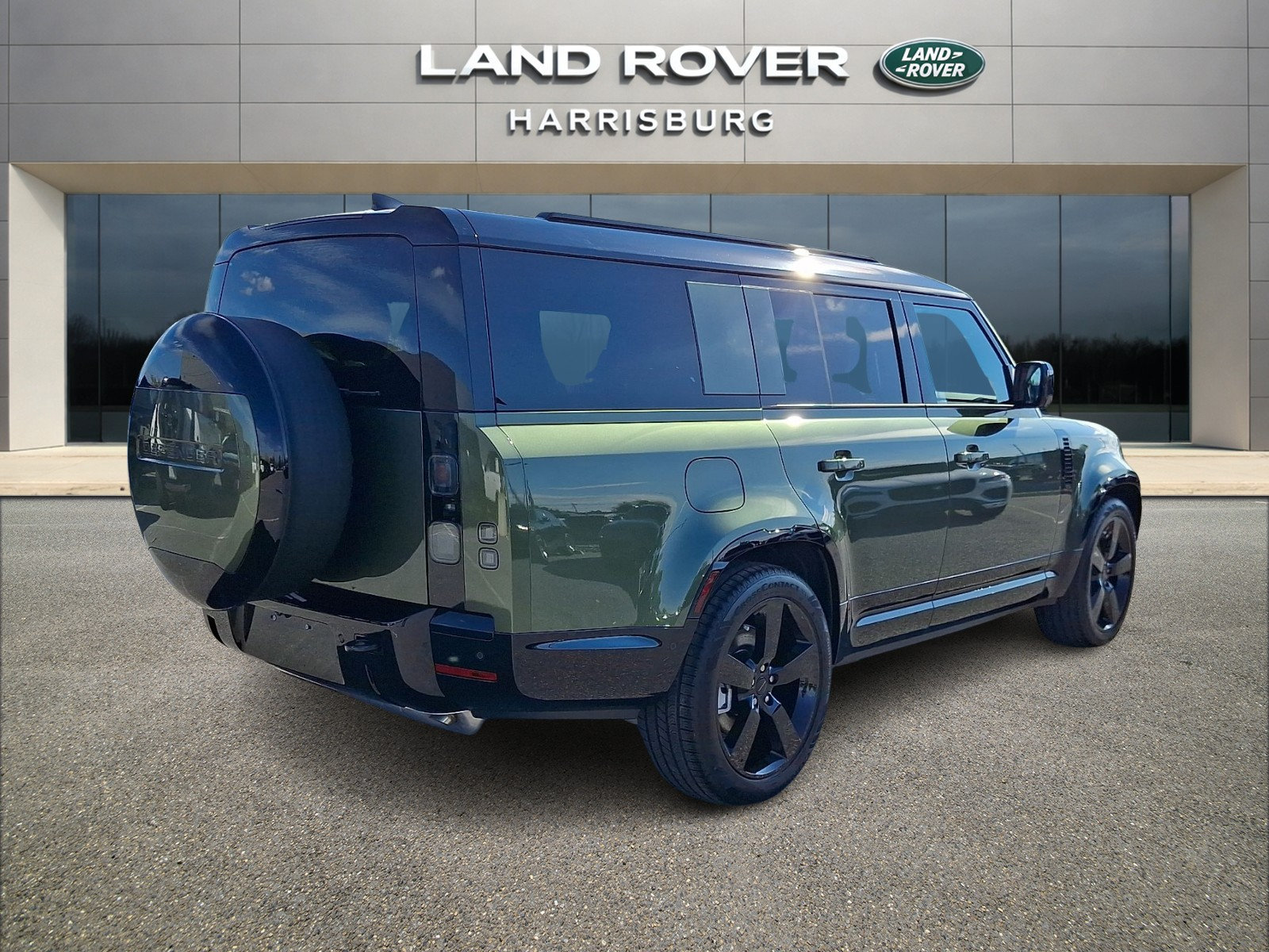 New 2026 Land Rover Defender 130 X-Dynamic SE AWD/4WD image 4