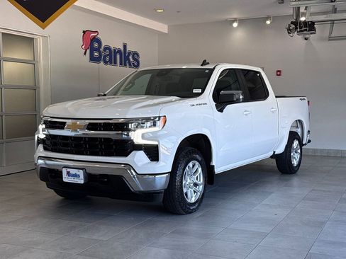 Certified 2022 Chevrolet Silverado 1500 LT image 2