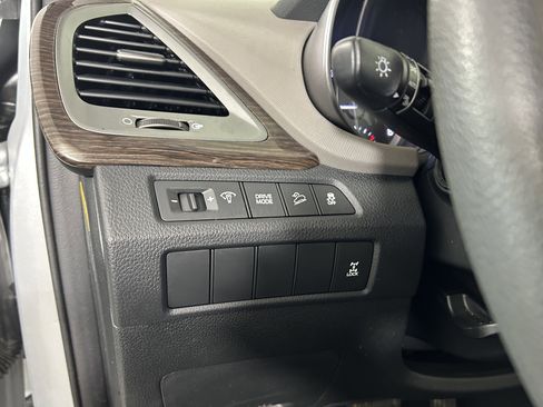 Used 2018 Hyundai Santa Fe Sport w/ 2.4L Value Package 02 image 18