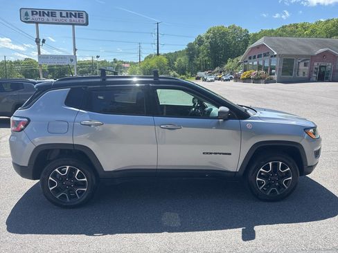 Used 2019 Jeep Compass Trailhawk w/ Cold Weather Group AWD/4WD image 2