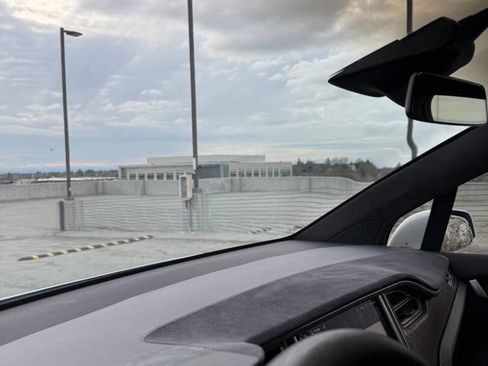 Used 2017 Tesla Model X 90D image 31