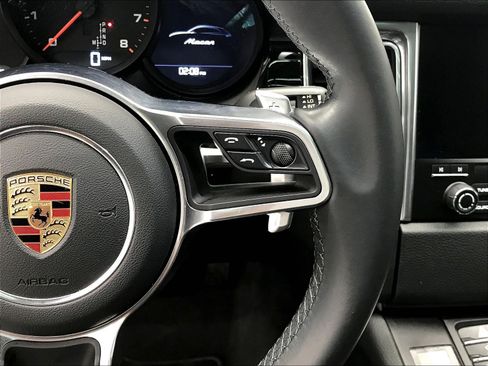 Used 2018 Porsche Macan AWD/4WD image 14