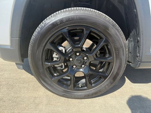 Used 2025 Jeep Compass Latitude w/ Altitude Special Edition image 31