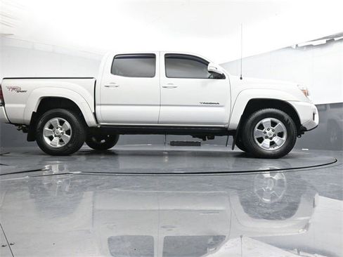 Used 2013 Toyota Tacoma 4x4 Double Cab image 28