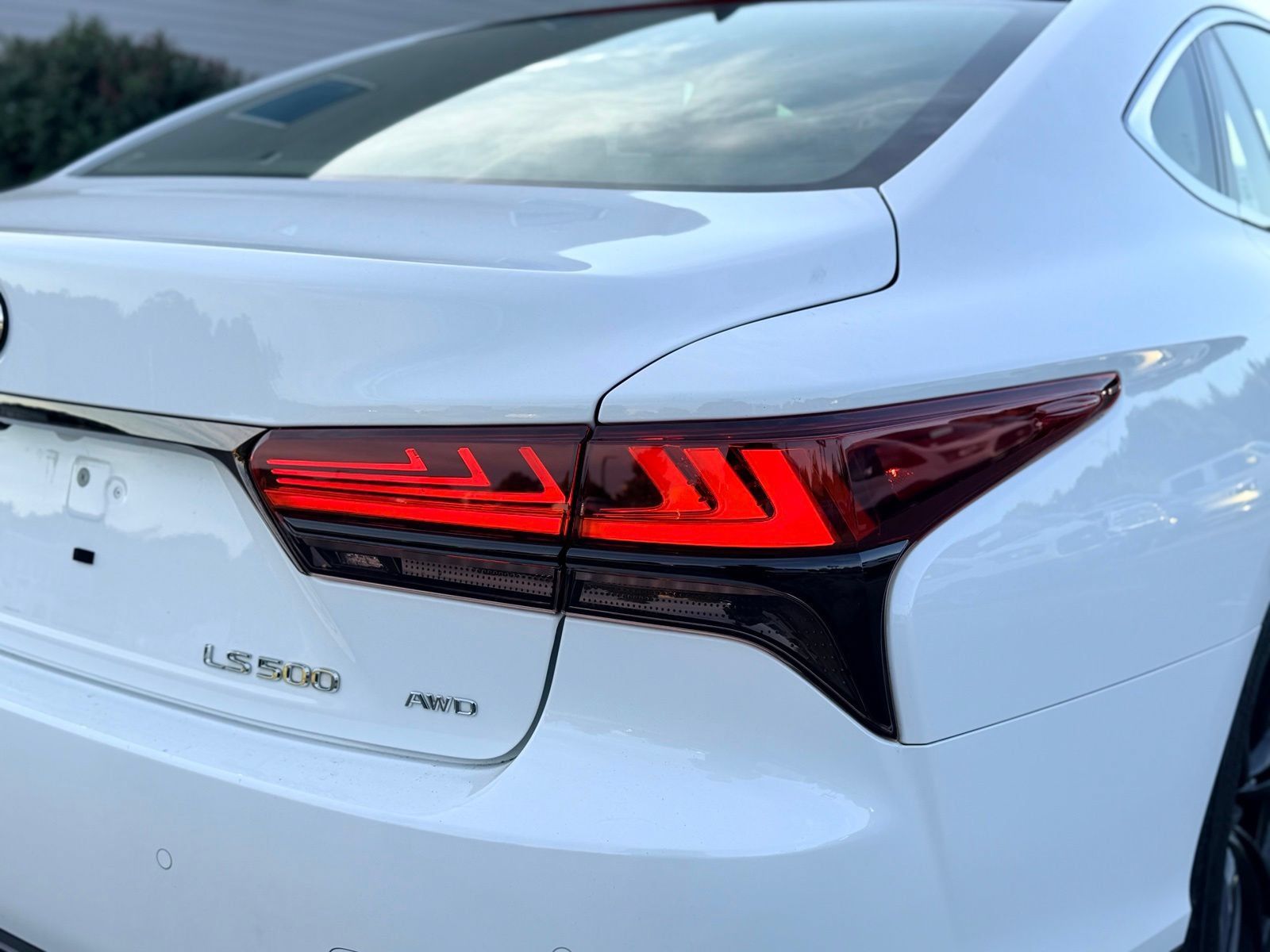 Used 2022 Lexus LS 500 F Sport w/ Accessory Package (Z1) AWD/4WD image 20