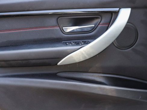 Used 2018 BMW 330e image 19