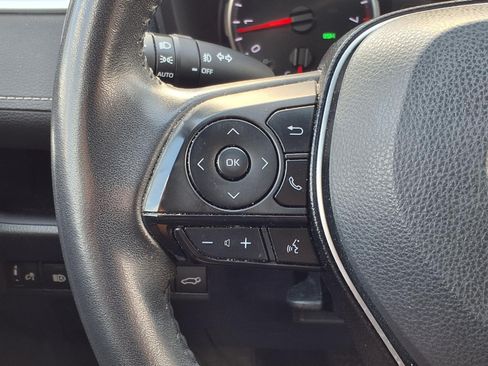 Used 2020 Toyota RAV4 XLE Premium FWD image 22