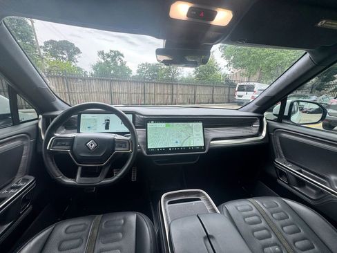 Used 2022 Rivian R1T Launch Edition image 2