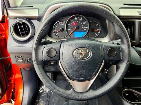 Used 2016 Toyota RAV4 LE FWD image 13