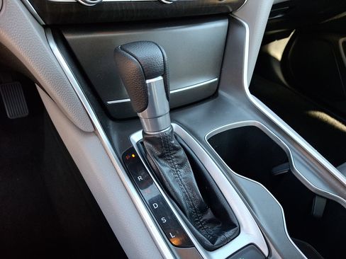 Used 2019 Honda Accord EX image 17