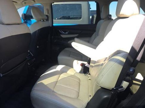 Used 2019 Subaru Ascent Limited image 11