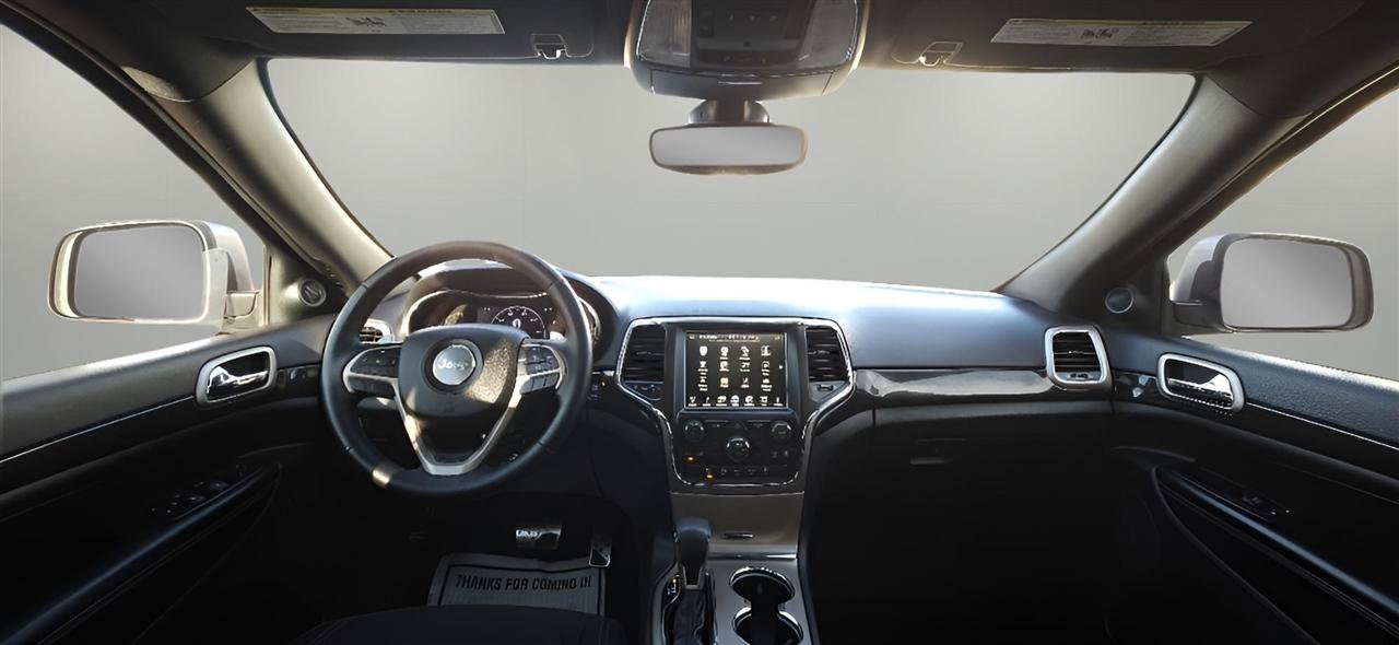 Used 2017 Jeep Grand Cherokee Laredo AWD/4WD image 17