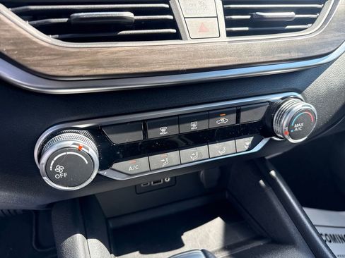 New 2026 Nissan Altima 2.5 SV FWD image 18