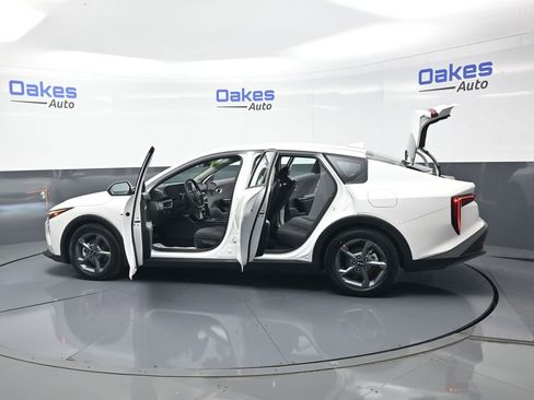 New 2025 Kia K4 FWD image 53