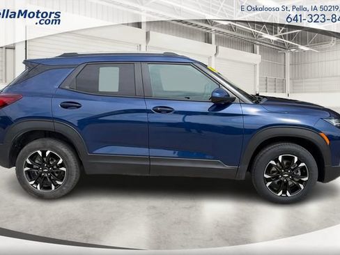 Used 2023 Chevrolet TrailBlazer LT AWD/4WD image 2