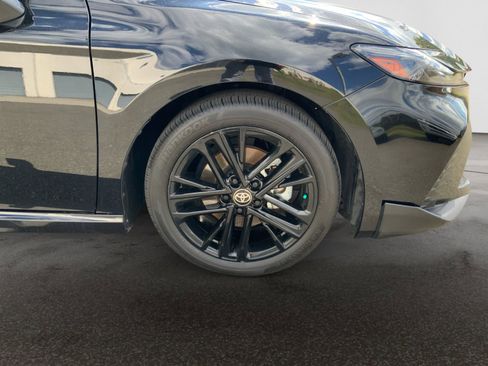Used 2025 Toyota Camry SE FWD image 34