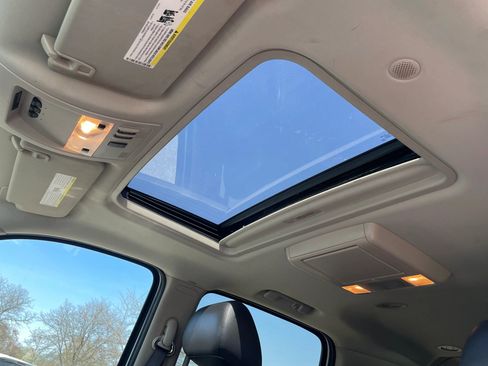 Used 2011 Chevrolet Suburban LTZ image 27