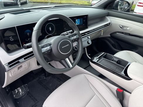 Used 2025 Hyundai Tucson Limited image 21