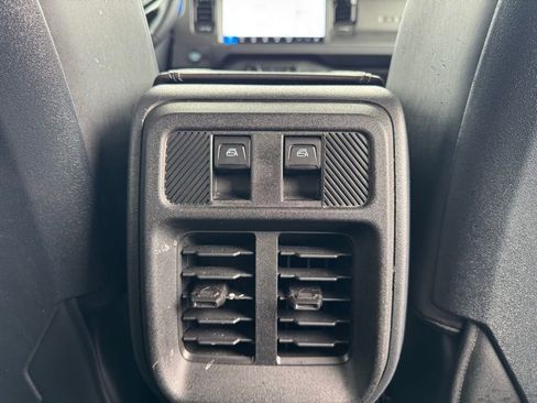 Used 2025 Ford Bronco Badlands image 19